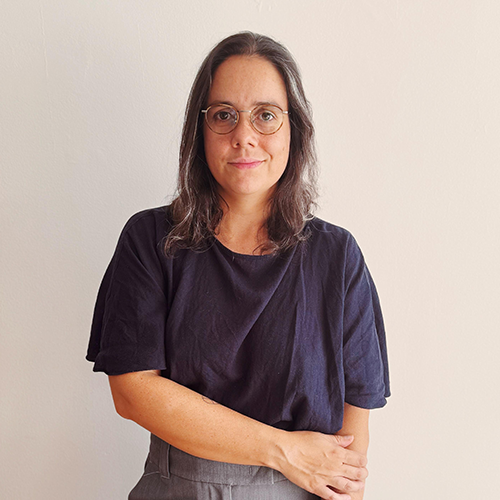 Júlia Lins